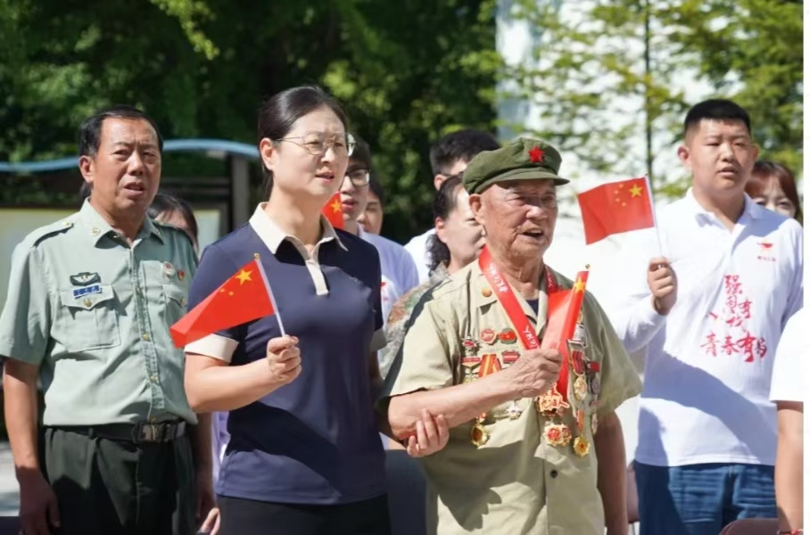 与“最可爱的人”青春同框：志愿军老兵走进辽东学院《抗美援朝精神》课堂