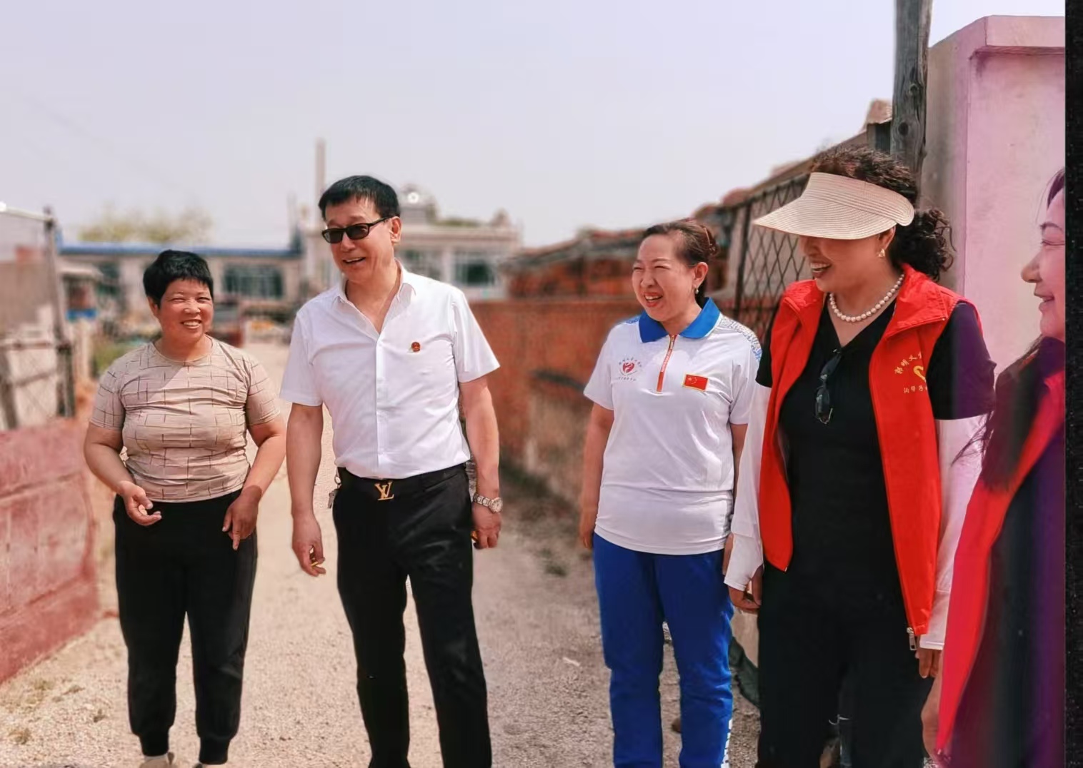 郭明义爱心团队沟帮子福全爱心团队端午节献真情