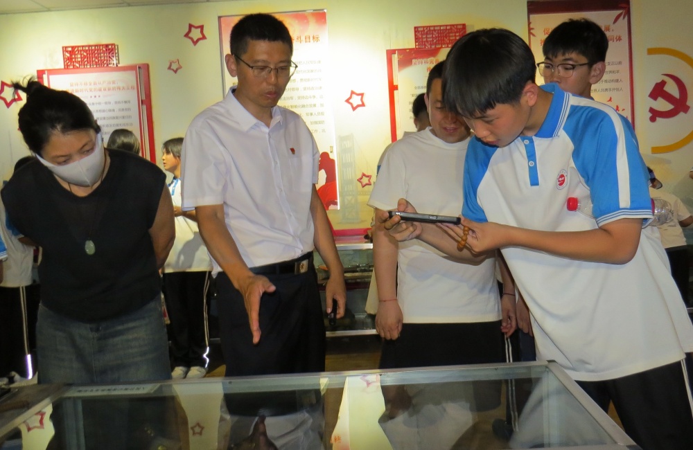 盘锦弘毅中学：家委会组织红色教育综评 打造家校社协同育人新模式