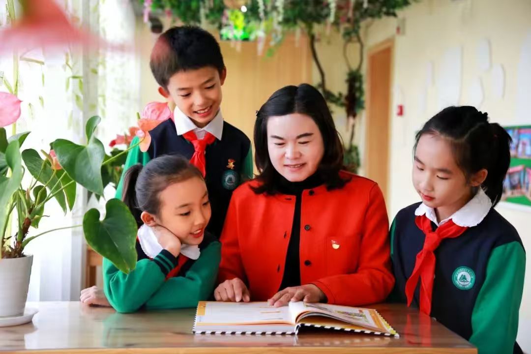 夏明霞：让慧美少年与最美诗词相遇