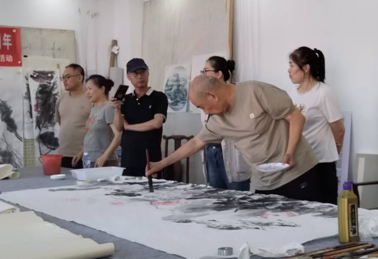五市民革书画家齐聚盘锦 共绘“翰墨同心”纪念抗战胜利八十周年