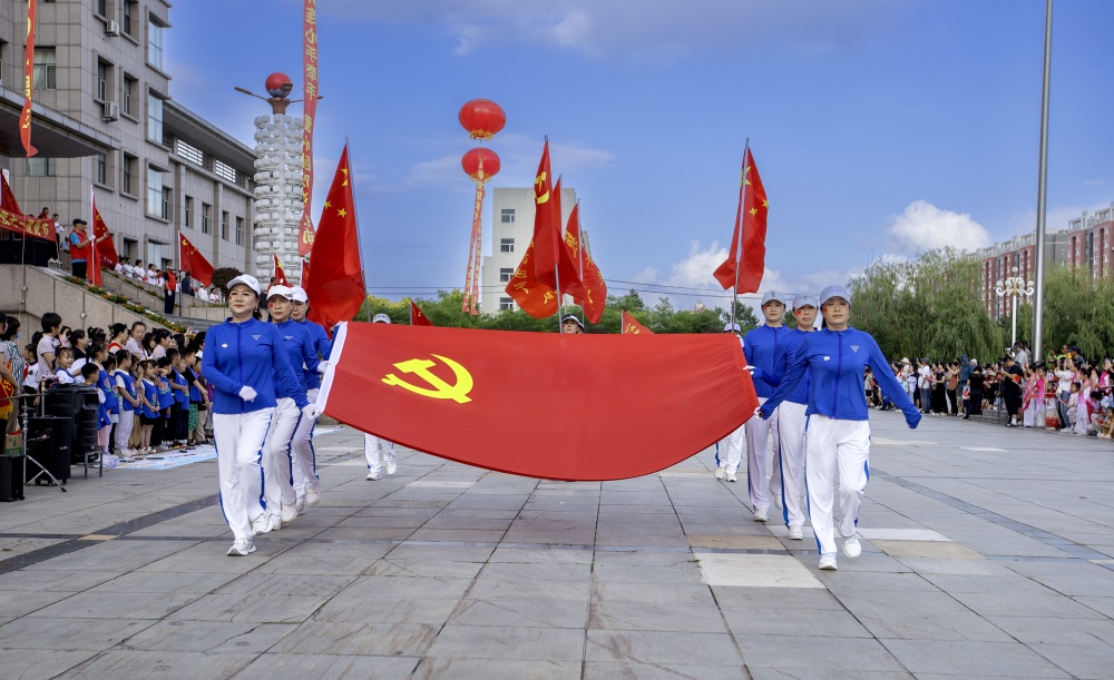 郭明义爱心团队沟帮子福全团队举行庆祝中国共产党成立104周年晚会