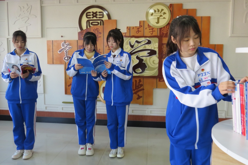 教育部：杜绝用手机布置作业、不得安排教师开展巡河护林等工作